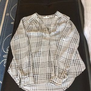 Blouse. Houndstooth design, pullover.